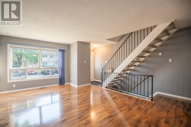 Photo du bâtiment - 200 St Clair Blvd