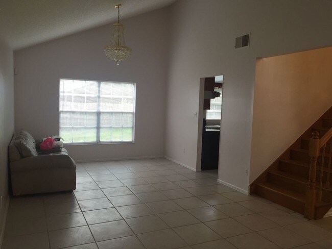 Foto del edificio - Pending 4 Bedroom Pool Home with Fenced Yard