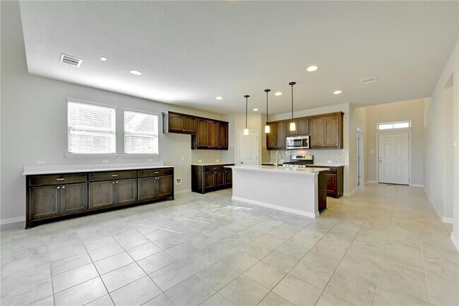 Building Photo - 2212 Montesol Ln