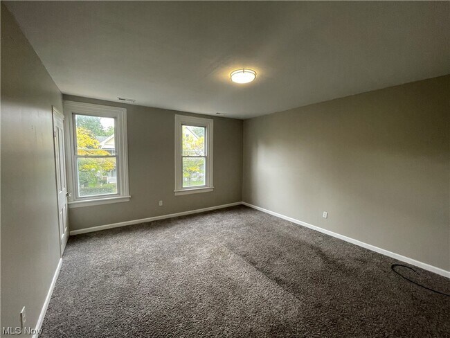 Building Photo - 7100 Lawn Ave