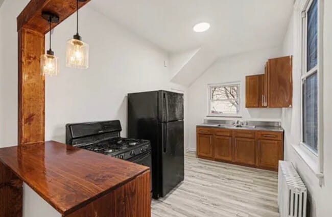 Foto del edificio - 406 E 38th St