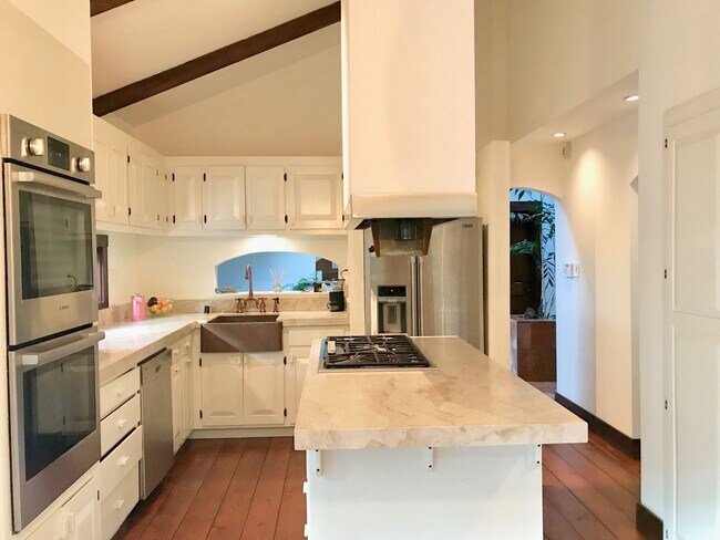 Foto del edificio - Beautiful 5 Bedroom Mill Valley Home Close...