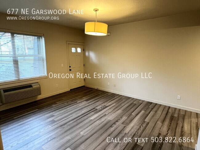 Foto del edificio - 677 NE Garswood Ln