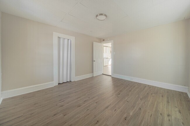 Building Photo - 123 Clemente St