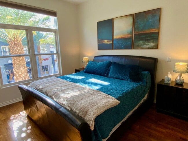 Foto del edificio - 2260 Village Walk Dr