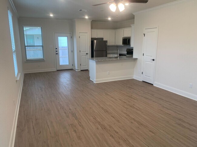 Building Photo - 10327 Candlewood Wy
