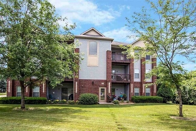 Building Photo - $1,195 | 2 Bedroom, 2 Bathroom Condo | No ...