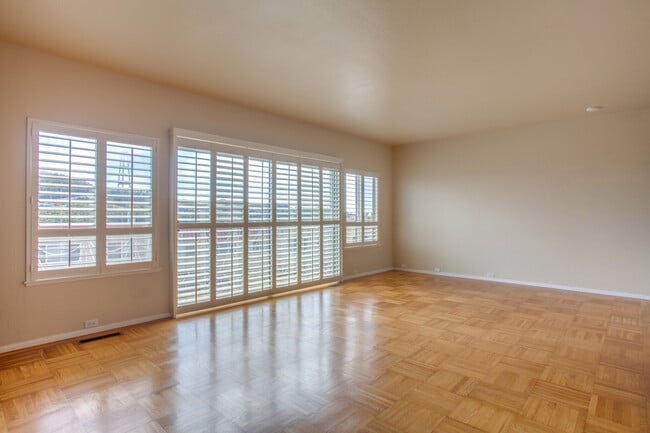 Living Room 2 - 517 Ortega St
