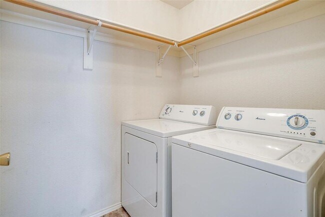 Foto del edificio - 578 Tanglewood Dr