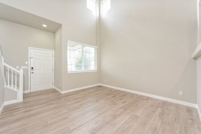 Building Photo - 24762 E Wyoming Cir