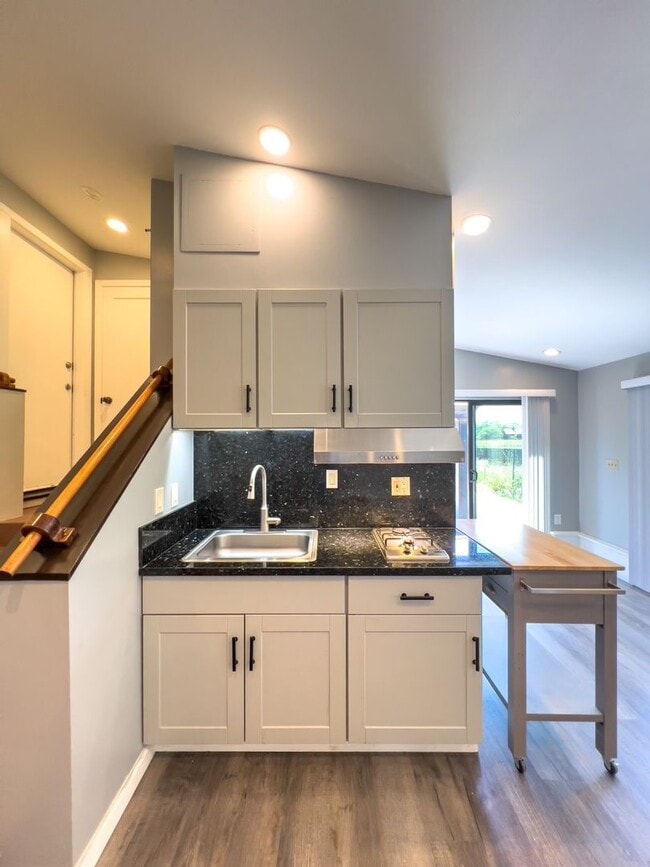 Building Photo - Charming Country Studio with Vineyard Views – New Build!