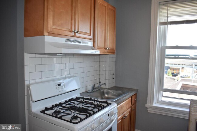 Foto del edificio - 2105 N Howard St