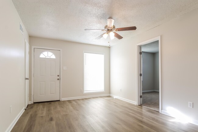 Building Photo - 4014 Stowe St