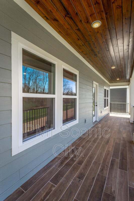 Building Photo - 2590 Spring Creek Dr NE