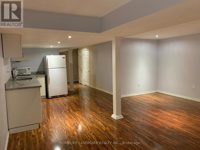Building Photo - 3334 Southwick St