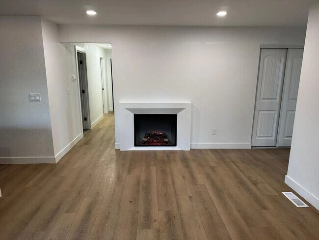 Foto del edificio - Newly Remodeled 3-Bedroom Bellevue Home with Modern Updates
