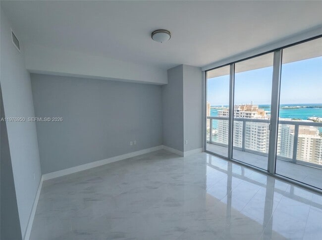 Foto del edificio - 475 Brickell Ave