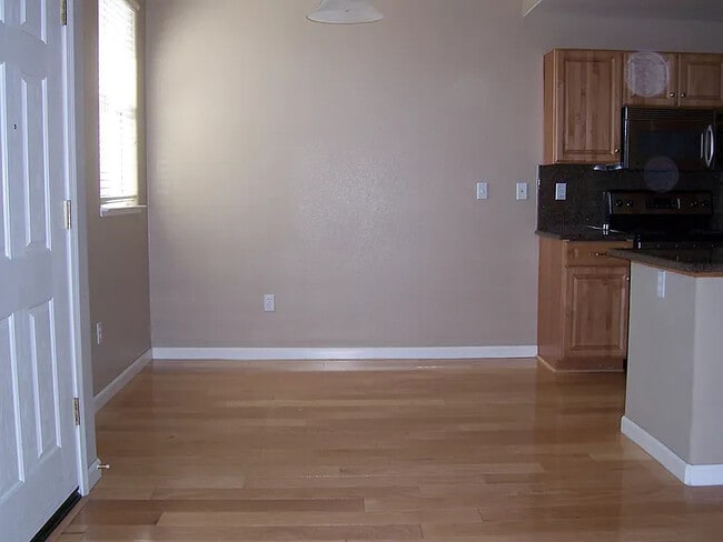 Building Photo - 1360 Shady Ln
