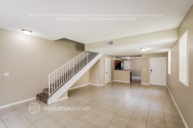 Building Photo - 1136 Sorrento Dr