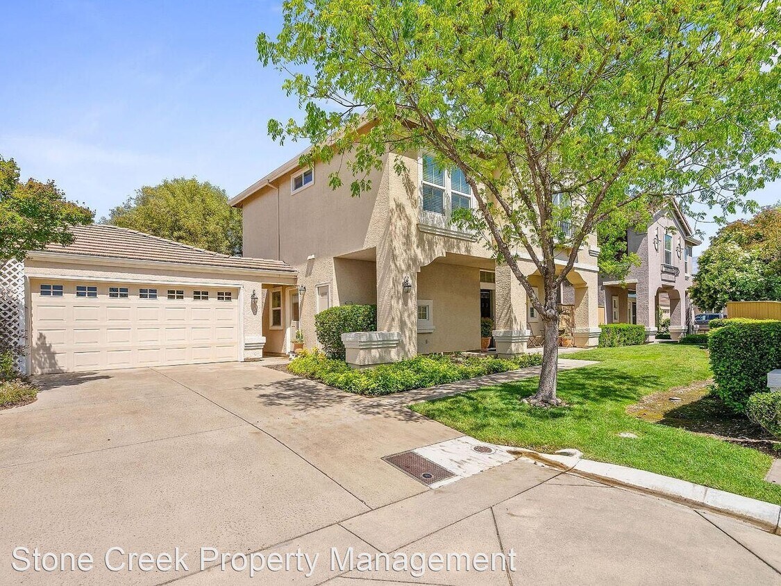 Primary Photo - 3 br, 2.5 bath House - 253 Marsalla Dr.