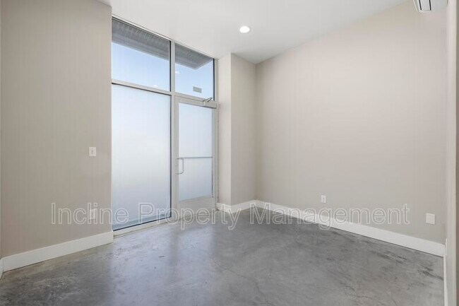 Foto del edificio - 1545 W 200 S