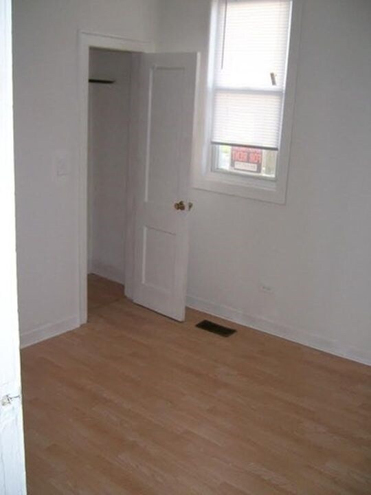 Building Photo - 10800 S Hoxie Ave