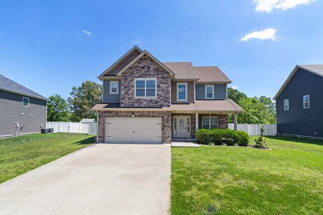 Building Photo - Beautiful Sango Home!