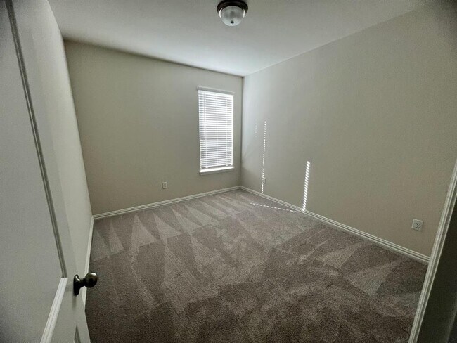 Foto del edificio - 809 Adelyn St