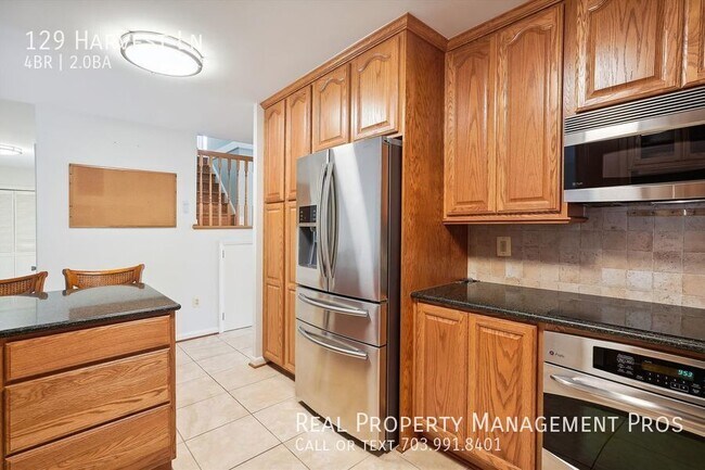 Building Photo - Beautifully Updated Single Family Home For...