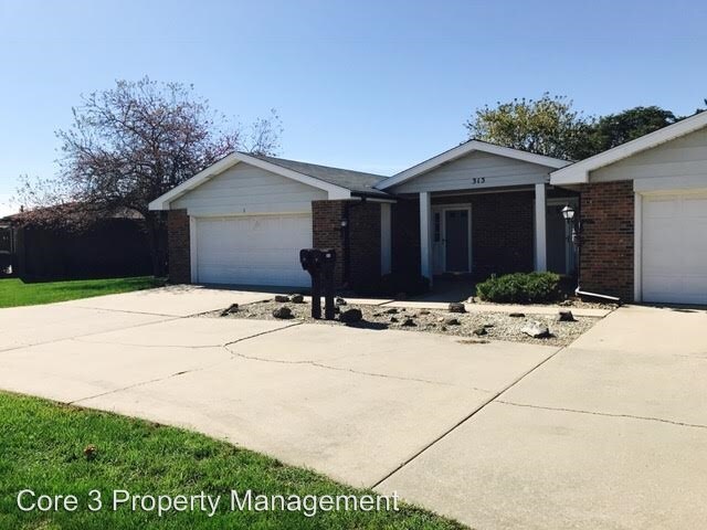 Primary Photo - 313 Fairway Dr