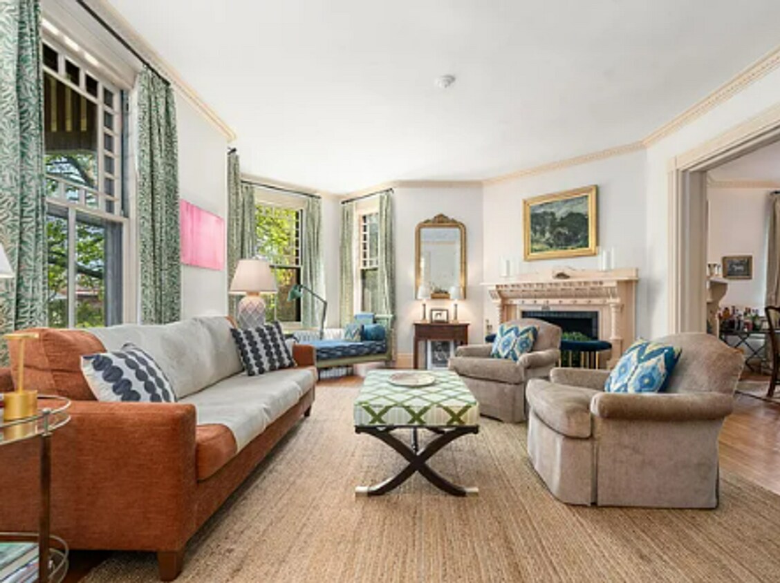 Primary Photo - 7/1 Beatiful, elegant Pine Hill single fam...