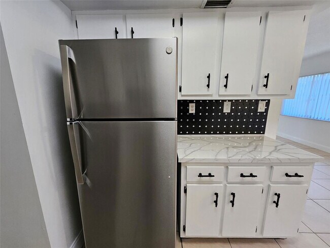 Foto del edificio - 2118 NW 59th Terrace