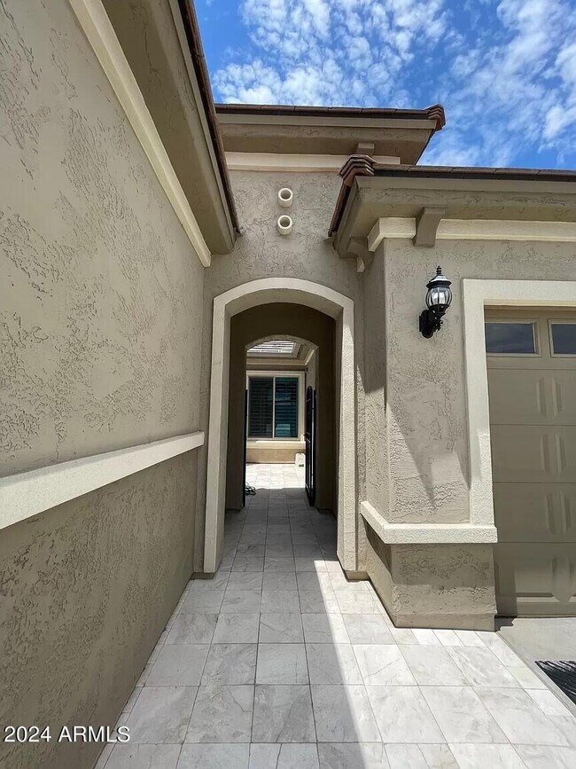 Foto del edificio - 23072 N 98th Dr