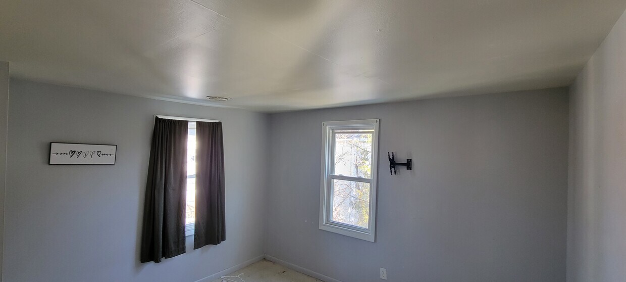 7 Hutchins St Unit Upper, Batavia, NY 14020 Apartments in Batavia, NY