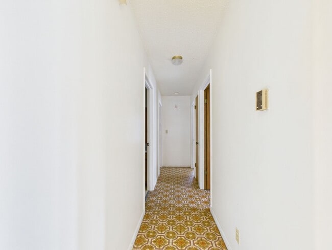 Building Photo - 311 W Nimitz St