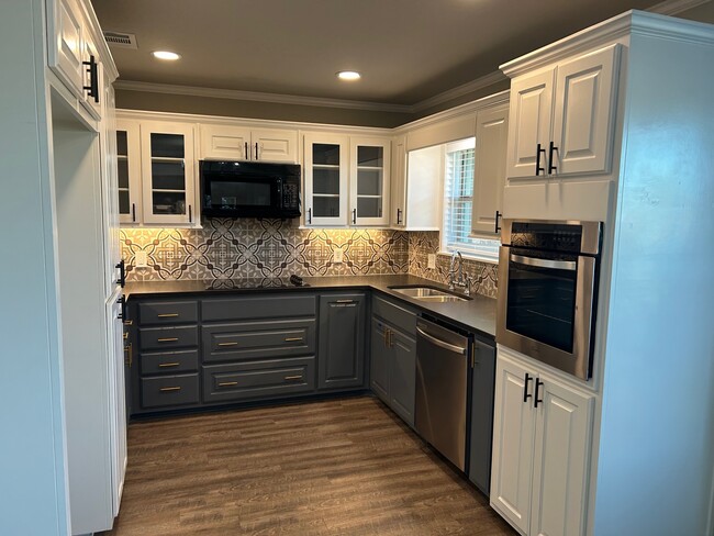 Building Photo - 713 Indian Springs Dr