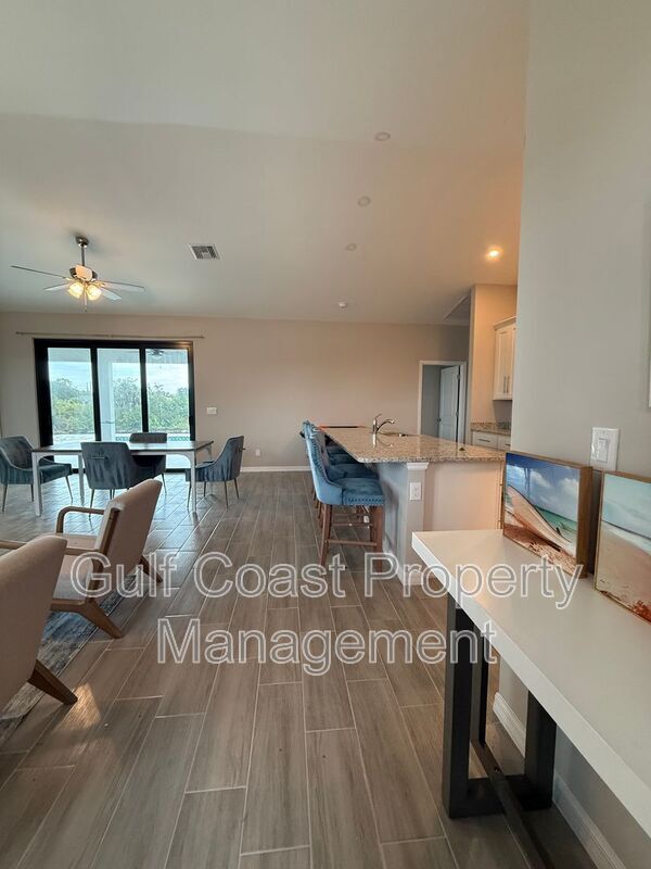 Foto del edificio - 2609 NE 5th Pl