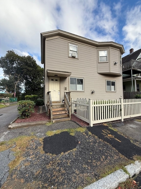 Building Photo - 74 Lakewood St