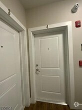 Building Photo - 120 Elm St