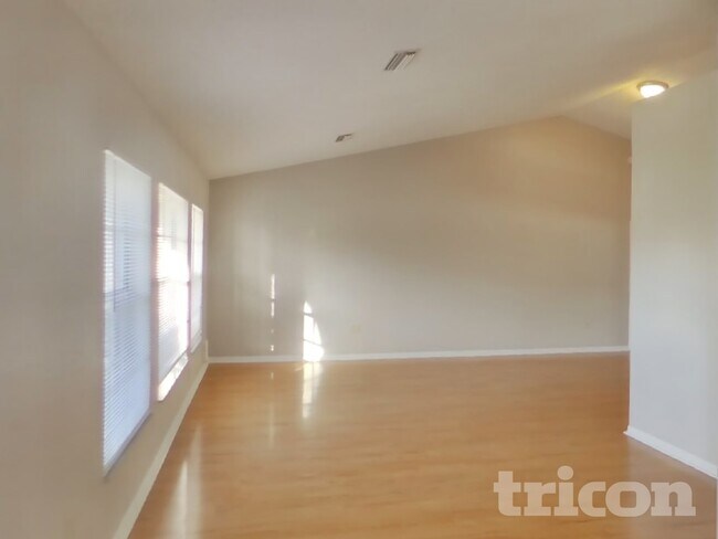 Building Photo - 14638 Coronado Dr