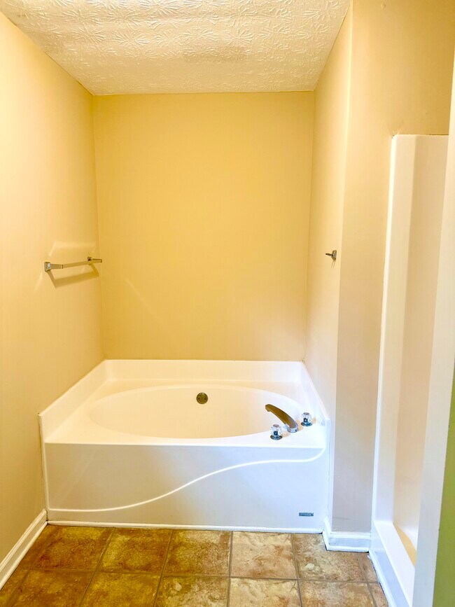 Foto del edificio - 4552 Latchwood Dr