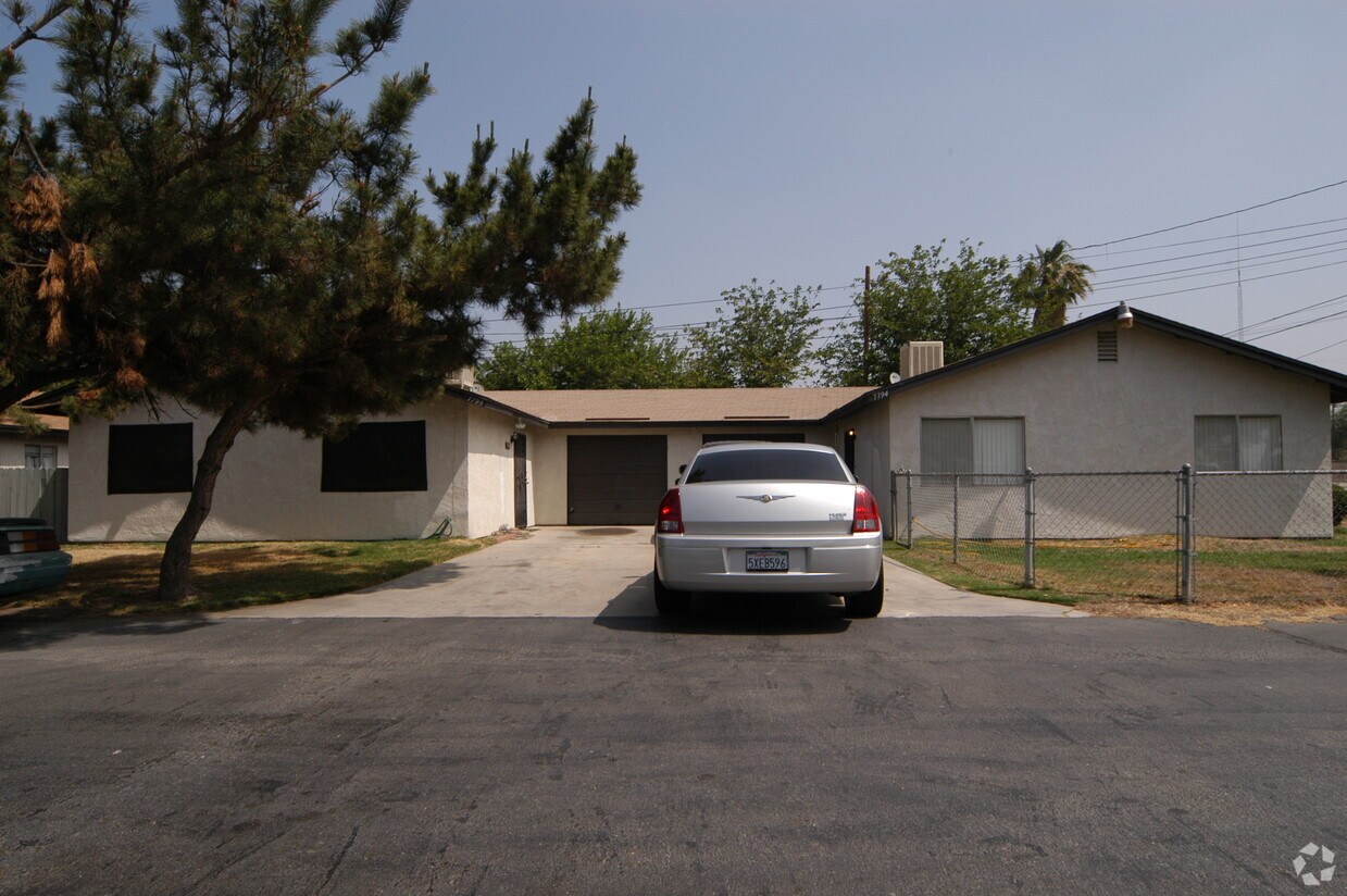 Building Photo - 7796 S Sterling Ave