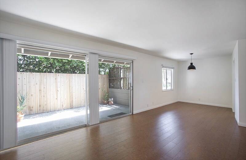 Primary Photo - 1237 E Washington Blvd