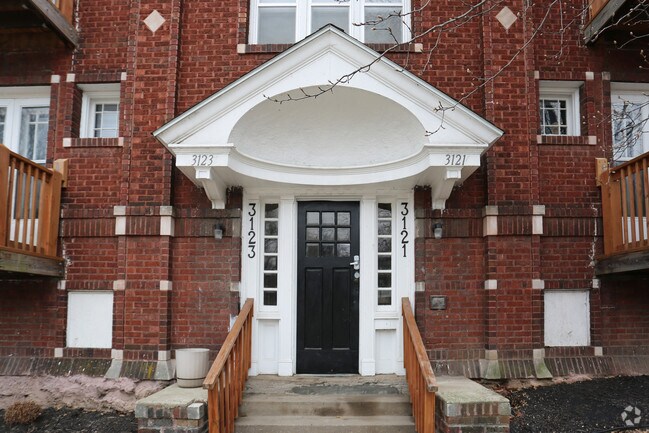 Building Photo - 3113-3123 Thompson Ave