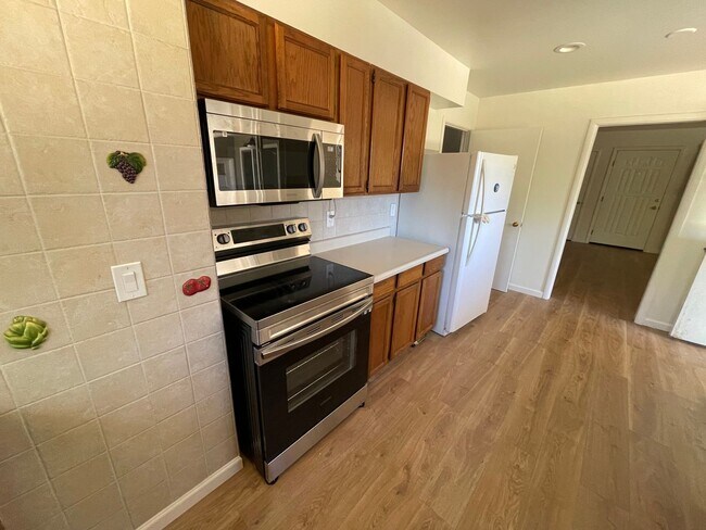 Building Photo - Wonderful and Spacious 4 Bedroom Concord H...