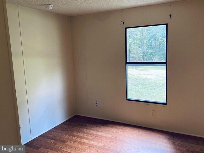 Foto del edificio - 9037 Fox Run Dr