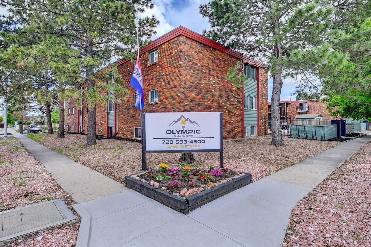 Primary Photo - Olympic Garden - Beautiful Renovated Apart...