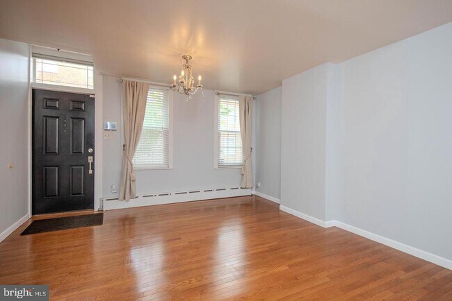 Foto del edificio - 1313 S Howard St