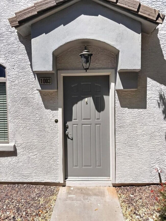 Foto del edificio - 4Bedroom/2.5Bath Townhome Ready for You!!