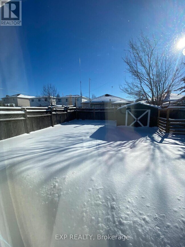 Building Photo - 55 Athabaska Rd